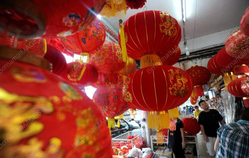 SK04_09022015_TAHUN_BARU_CINA