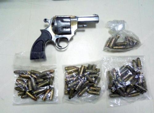 SK04_09092016_POLICE_GUN