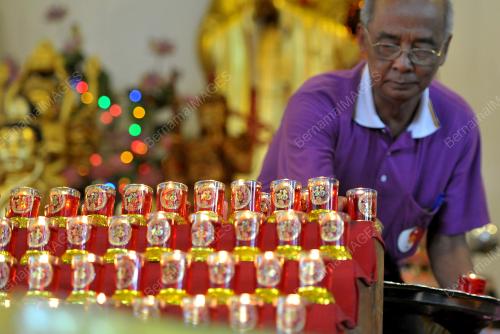 SK04_10052017_WESAK