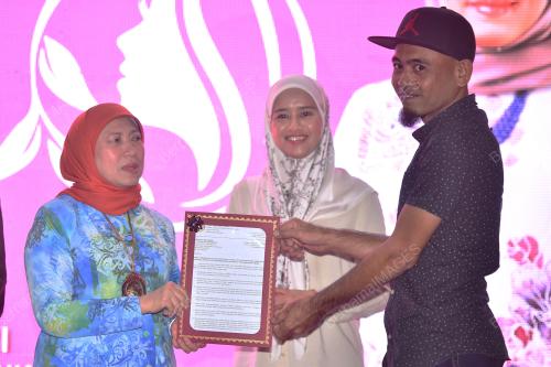 DATUK SERI NANCY SHUKRI