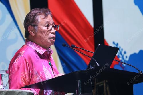TAN SRI ABANG JOHARI TUN OPENG
