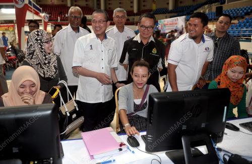SK04_11012014_KARNIVAL