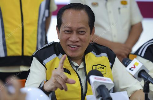 DATUK SERI AHMAD MASLAN