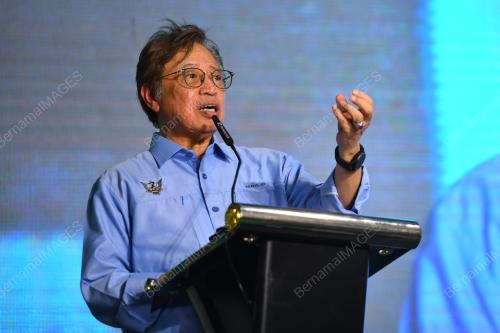 TAN SRI ABANG JOHARI TUN OPENG