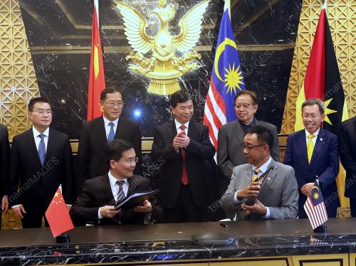 TAN SRI ABANG JOHARI TUN OPENG
