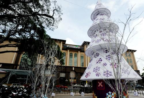 SK04_14122012_POKOK_KRISMAS