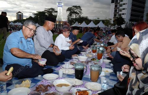 DATUK AARON AGO DAGANG