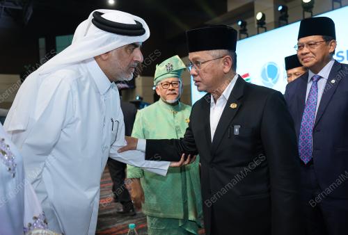 SENATOR DATUK DR MOHD NA'IM MOKHTAR