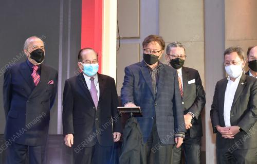 TAN SRI ABANG JOHARI TUN OPENG