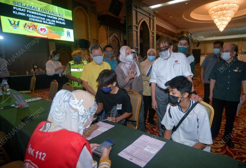DATUK PATINGGI ABANG JOHARI TUN OPENG