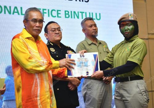 DATUK LEN TALIF SALLEH