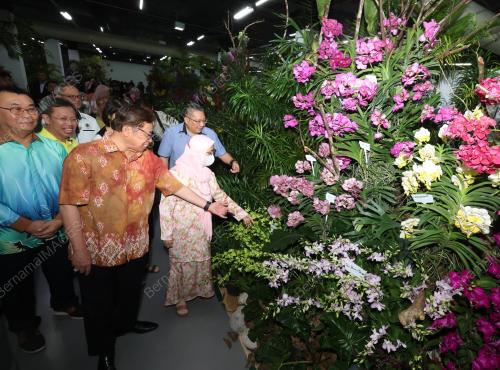 TAN SRI ABANG JOHARI TUN OPENG