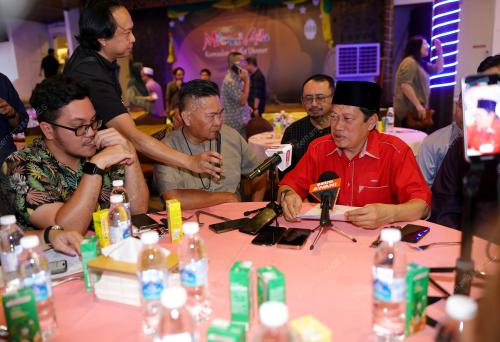 DATUK SERI DR AHMAD MASLAN