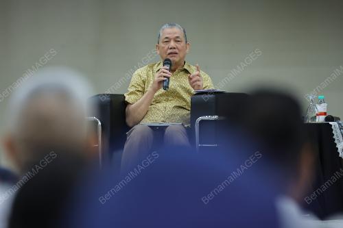 DATUK SERI FADILLAH YUSOF