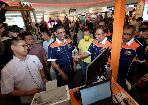 TAN SRI ABANG JOHARI TUN OPENG