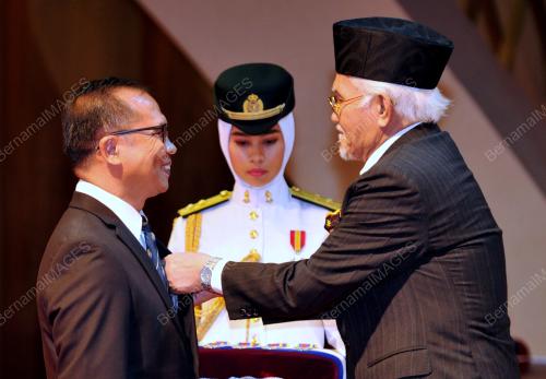 SK04_17102002_TYT_HARI_PAHLAWAN