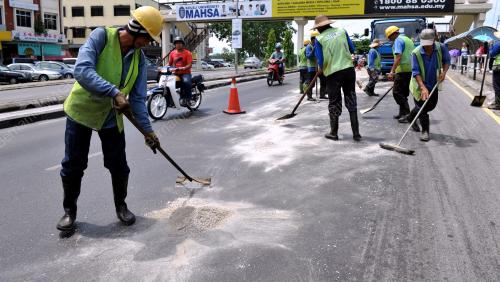 SK04_18072012_MINYAK_JALAN