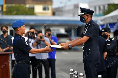 DATUK MOHD AZMAN AHMAD SAPRI