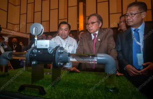 TAN SRI ABANG JOHARI TUN OPENG