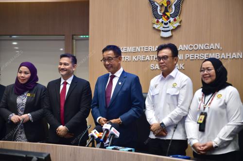 DATUK SERI ABDUL KARIM RAHMAN HAMZAH