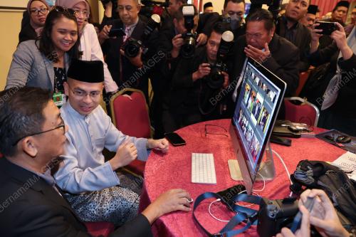 FAHMI FADZIL