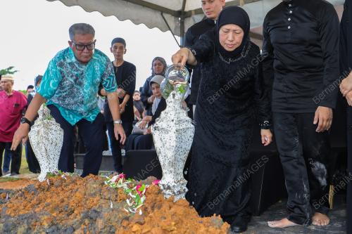 DATUK SERI NANCY SHUKRI
