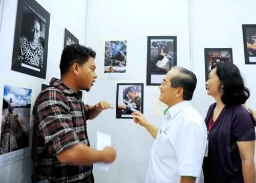 DATUK SERI DOUGLAS UNGGAH