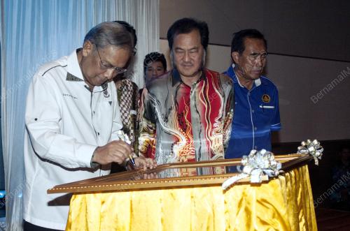 SK04_19112015_ADENAN_ELECTRICITY
