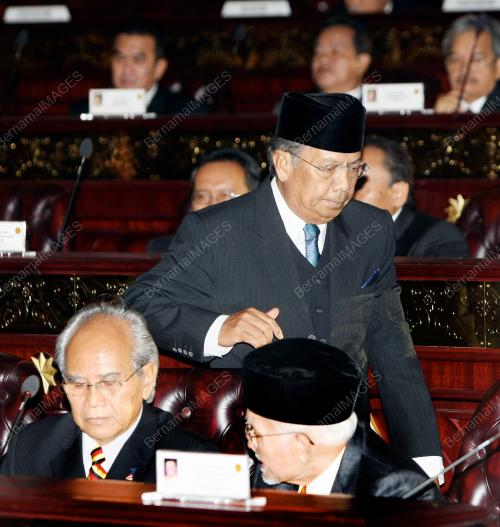 ANGKAT SUMPAH