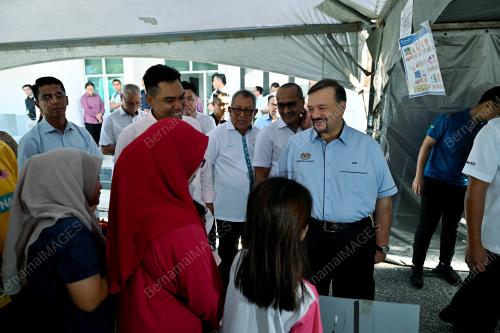 DATUK SERI AMIR HAMZAH AZIZAN