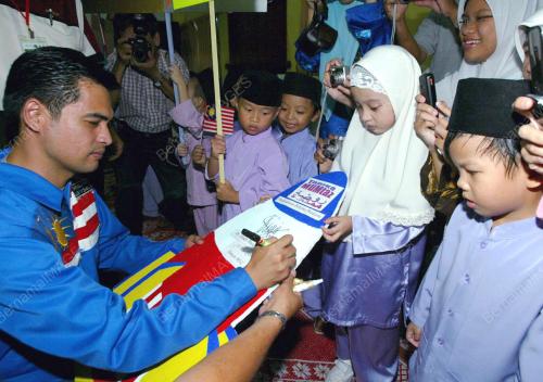 SHEIKH MUSZAPHAR SHUKOR SHEIKH MUSTAPHA