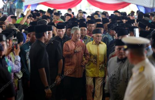 ABDULLAH RI'AYATUDDIN AL-MUSTAFA BILLAH SHAH