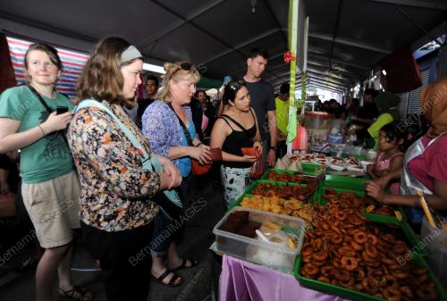 SK04_21072012_BAZAR_RAMADAN