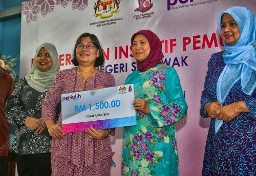 DATUK SERI NANCY SHUKRI