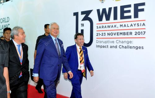 SK04_21112017_WIEF