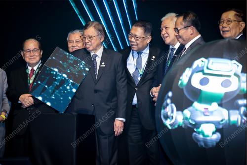 TAN SRI ABANG JOHARI TUN OPENG