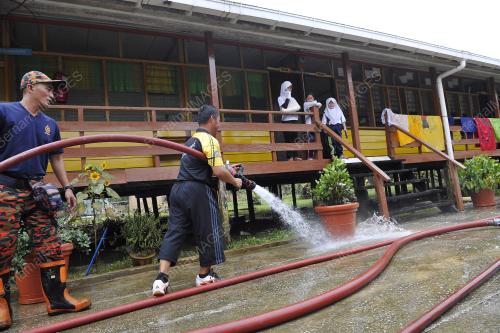 SK04_23022016_BANJIR