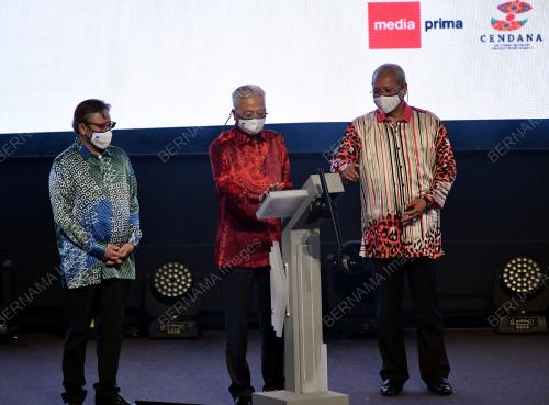 DATUK SERI ISMAIL SABRI YAAKOB
