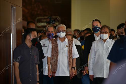 DATUK SERI ISMAIL SABRI YAAKOB