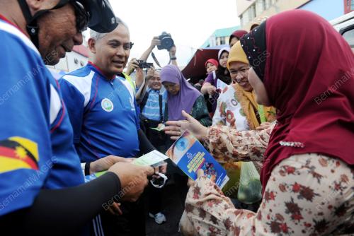 SK04_24032012_POLIS_PASAR-1