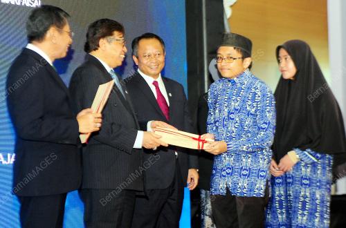 SK04_24032017_HADIAH_PELAJAR