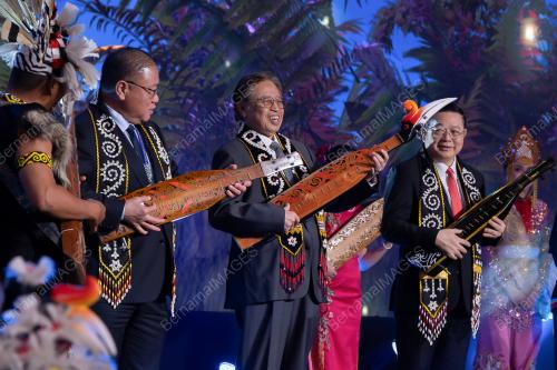 TAN SRI ABANG JOHARI TUN OPENG