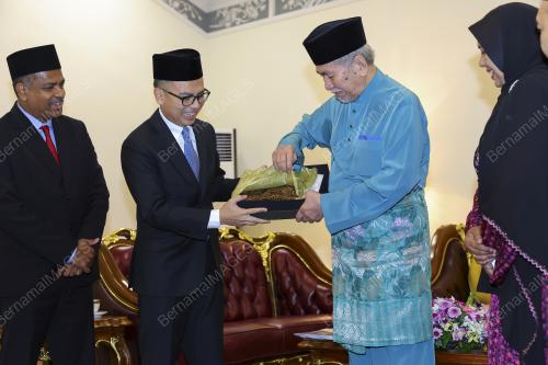 FAHMI FADZIL
