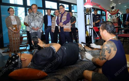 TAN SRI ABANG JOHARI TUN OPENG