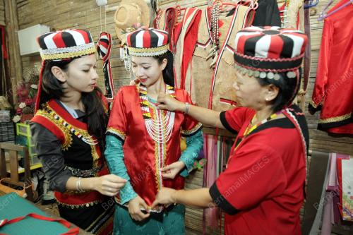 SK04_25052015_GAWAI_DAYAK