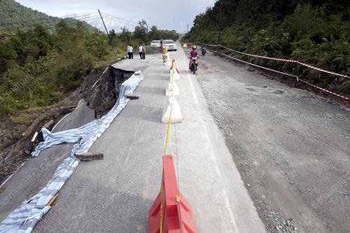 SK04_26012013_TEBING