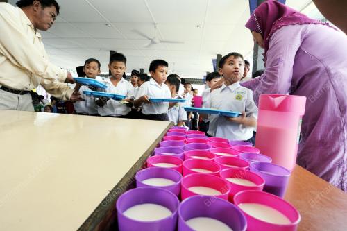 SK04_26082013_1MDB_KANTIN
