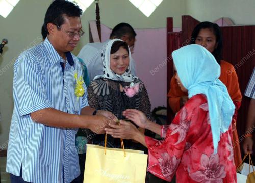 AHMAD SHABERY CHEEK
