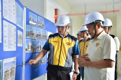 DATUK SERI AHMAD MASLAN