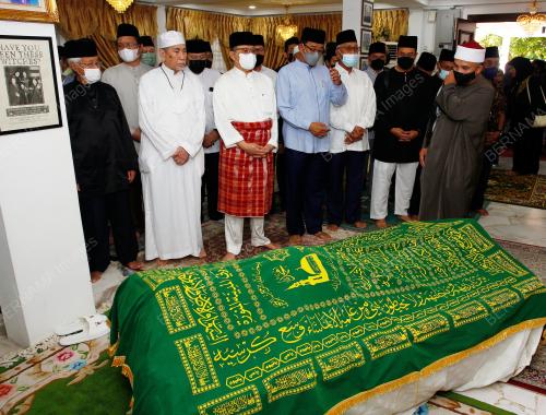 TAN SRI ABANG JOHARI TUN OPENG